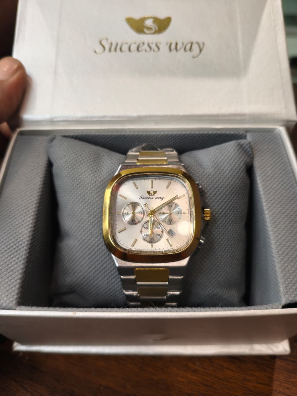 Success Way Two-Tone Men's Quartz Watch | Premium Stainless Steel